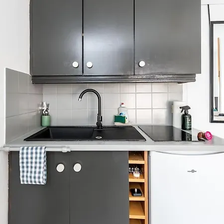 Ever Green Apartment *